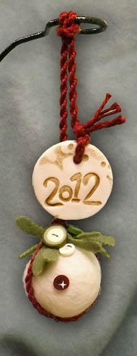 Snow Kissing Ball Ornament/Scissors Fob Kit